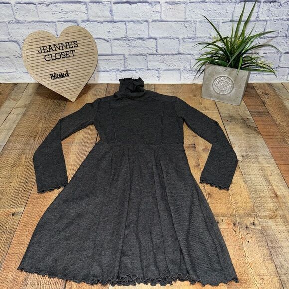 Aqua women’s gray turtleneck textured waves hem mini dress NWOT - Picture 7 of 11